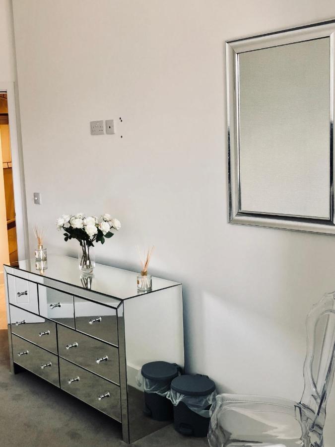 Snapos Luxury Serviced Apartment - Meridian House Bedford Exterior photo